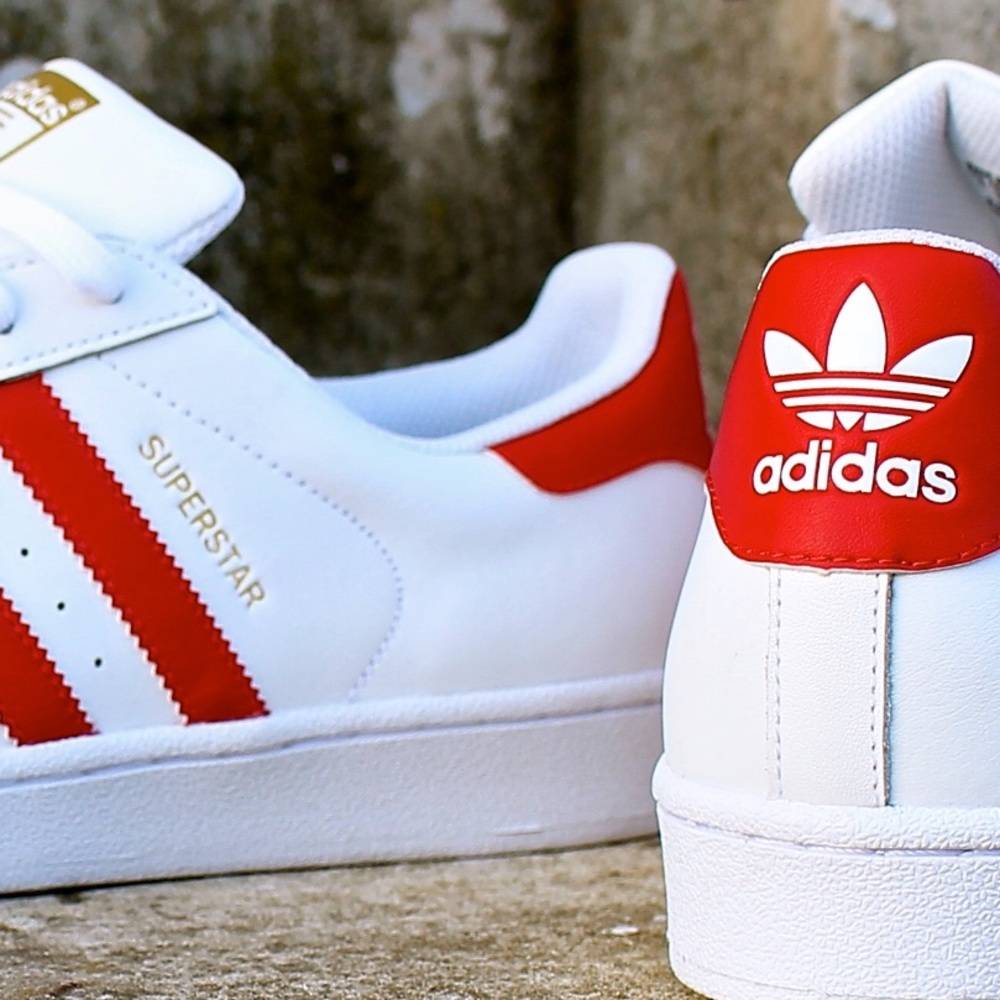⚡️SOLD⚡️Adidas Superstar Size 9.5 in men’s.